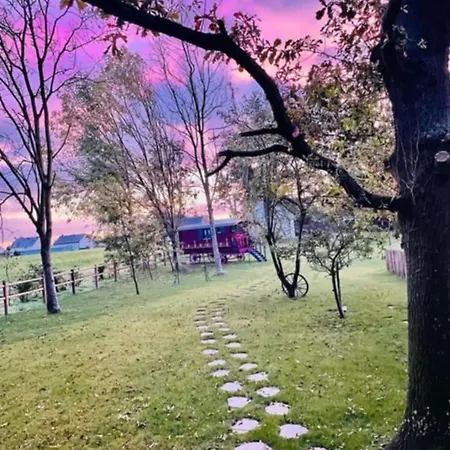 Roulotte, Pleine De Charme *